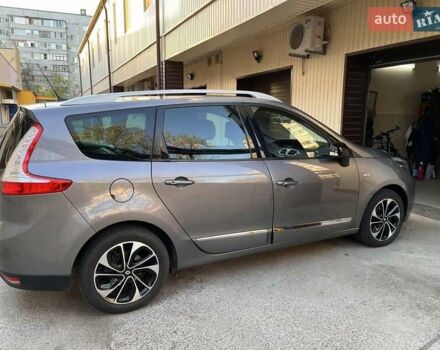 Серый Рено Megane Scenic, объемом двигателя 1.5 л и пробегом 186 тыс. км за 11600 $, фото 5 на Automoto.ua