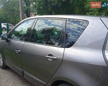 Серый Рено Megane Scenic, объемом двигателя 1.5 л и пробегом 180 тыс. км за 10300 $, фото 2 на Automoto.ua