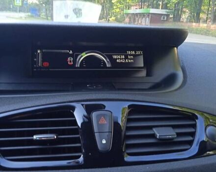 Серый Рено Megane Scenic, объемом двигателя 1.5 л и пробегом 180 тыс. км за 10300 $, фото 11 на Automoto.ua