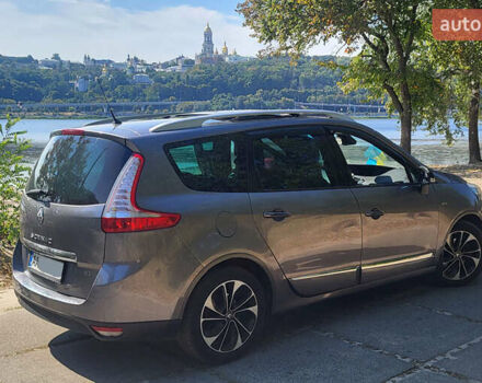 Сірий Рено Megane Scenic, об'ємом двигуна 1.5 л та пробігом 198 тис. км за 12350 $, фото 1 на Automoto.ua