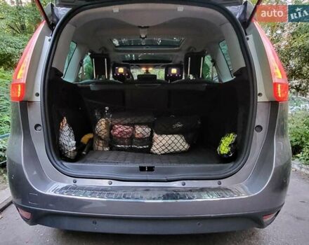 Сірий Рено Megane Scenic, об'ємом двигуна 1.5 л та пробігом 198 тис. км за 12350 $, фото 3 на Automoto.ua