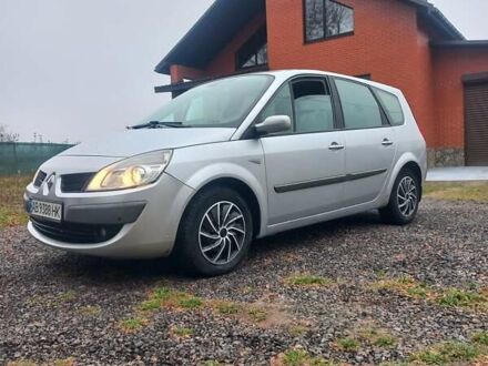 Серый Рено Megane Scenic, объемом двигателя 1.9 л и пробегом 242 тыс. км за 4650 $, фото 1 на Automoto.ua