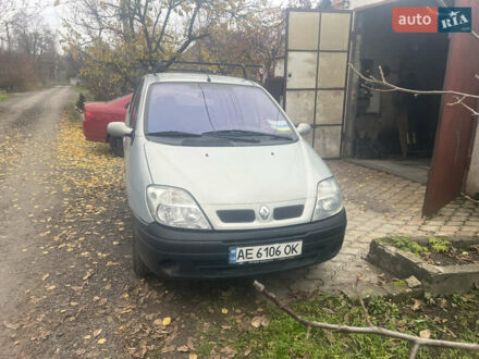 Серый Рено Megane Scenic, объемом двигателя 1.6 л и пробегом 320 тыс. км за 3100 $, фото 1 на Automoto.ua