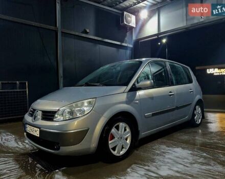 Серый Рено Megane Scenic, объемом двигателя 2 л и пробегом 227 тыс. км за 5250 $, фото 1 на Automoto.ua