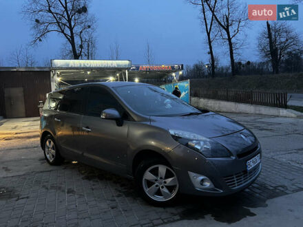 Рено Megane Scenic 2009 в Новый Роздол на Automoto.ua Серый Рено Megane Scenic, объемом двигателя 1.46 л и пробегом 322 тыс. км за 6500 $, фото 1 на Automoto.ua