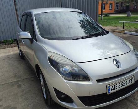 Серый Рено Megane Scenic, объемом двигателя 1.6 л и пробегом 184 тыс. км за 8200 $, фото 1 на Automoto.ua