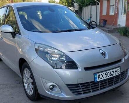 Серый Рено Megane Scenic, объемом двигателя 1.5 л и пробегом 247 тыс. км за 6850 $, фото 1 на Automoto.ua