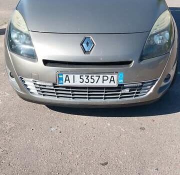 Серый Рено Megane Scenic, объемом двигателя 1.5 л и пробегом 300 тыс. км за 7300 $, фото 1 на Automoto.ua