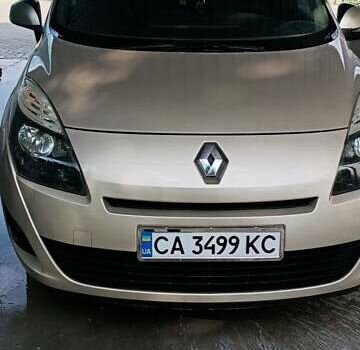 Сірий Рено Megane Scenic, об'ємом двигуна 1.5 л та пробігом 242 тис. км за 7499 $, фото 1 на Automoto.ua