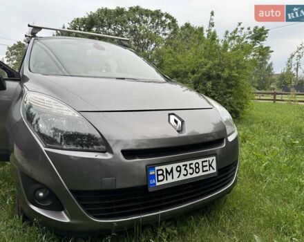 Серый Рено Megane Scenic, объемом двигателя 1.5 л и пробегом 287 тыс. км за 6700 $, фото 1 на Automoto.ua