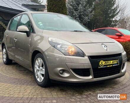 Серый Рено Megane Scenic, объемом двигателя 1.5 л и пробегом 214 тыс. км за 7600 $, фото 1 на Automoto.ua