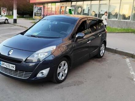 Рено Megane Scenic 2011 у Житомирі на Automoto.ua Сірий Рено Megane Scenic, об'ємом двигуна 1.9 л та пробігом 222 тис. км за 7300 $, фото 1 на Automoto.ua