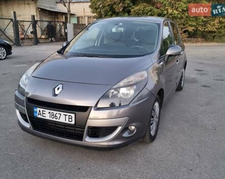 Серый Рено Megane Scenic, объемом двигателя 1.5 л и пробегом 296 тыс. км за 6500 $, фото 1 на Automoto.ua