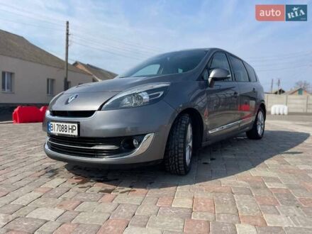 Рено Megane Scenic 2012 в Великой Багачке на Automoto.ua Серый Рено Megane Scenic, объемом двигателя 1.6 л и пробегом 259 тыс. км за 8000 $, фото 1 на Automoto.ua