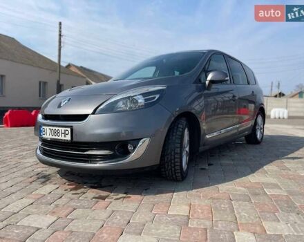 Серый Рено Megane Scenic, объемом двигателя 1.6 л и пробегом 259 тыс. км за 8000 $, фото 1 на Automoto.ua