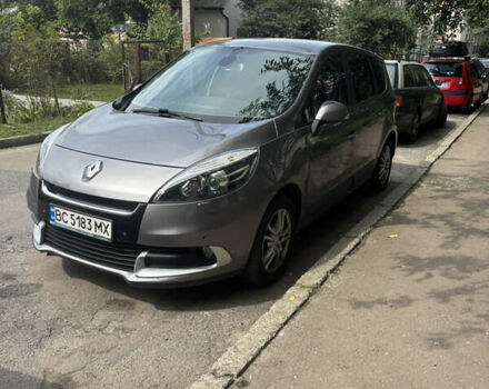 Серый Рено Megane Scenic, объемом двигателя 1.5 л и пробегом 270 тыс. км за 8700 $, фото 1 на Automoto.ua
