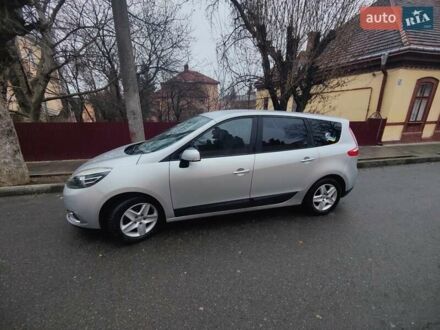 Рено Megane Scenic 2012 в Черновцах на Automoto.ua Серый Рено Megane Scenic, объемом двигателя 1.6 л и пробегом 256 тыс. км за 8800 $, фото 1 на Automoto.ua