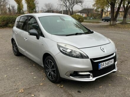 Серый Рено Megane Scenic, объемом двигателя 1.2 л и пробегом 203 тыс. км за 7300 $, фото 1 на Automoto.ua