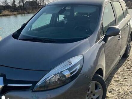Рено Megane Scenic 2013 в Сарнах на Automoto.ua Серый Рено Megane Scenic, объемом двигателя 1.6 л и пробегом 282 тыс. км за 8450 $, фото 1 на Automoto.ua