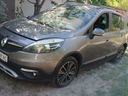 Рено Megane Scenic 2014 в Днепре (Днепропетровске) на Automoto.ua Серый Рено Megane Scenic, объемом двигателя 1.46 л и пробегом 177 тыс. км за 10300 $, фото 1 на Automoto.ua