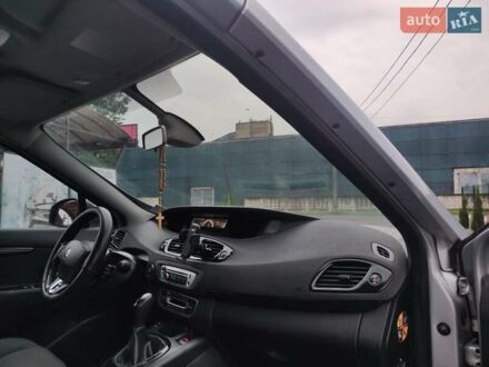 Серый Рено Megane Scenic, объемом двигателя 1.5 л и пробегом 247 тыс. км за 9700 $, фото 1 на Automoto.ua