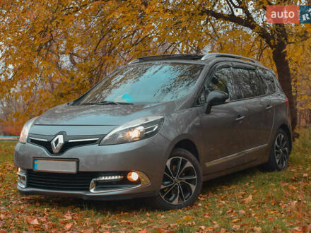 Серый Рено Megane Scenic, объемом двигателя 1.5 л и пробегом 198 тыс. км за 12350 $, фото 1 на Automoto.ua