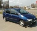 Синий Рено Megane Scenic, объемом двигателя 1.6 л и пробегом 320 тыс. км за 2950 $, фото 1 на Automoto.ua