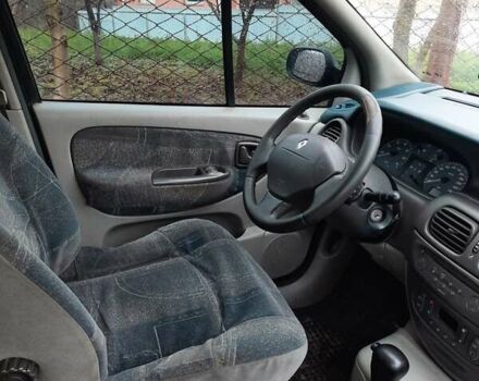 Синий Рено Megane Scenic, объемом двигателя 1.87 л и пробегом 151 тыс. км за 1100 $, фото 7 на Automoto.ua