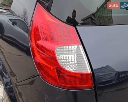 Синий Рено Megane Scenic, объемом двигателя 2 л и пробегом 328 тыс. км за 6190 $, фото 8 на Automoto.ua