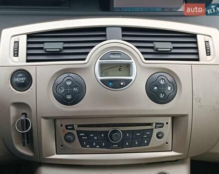 Синий Рено Megane Scenic, объемом двигателя 2 л и пробегом 328 тыс. км за 6190 $, фото 29 на Automoto.ua