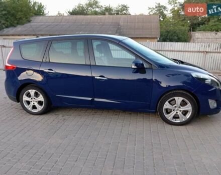 Синий Рено Megane Scenic, объемом двигателя 2 л и пробегом 295 тыс. км за 7699 $, фото 4 на Automoto.ua