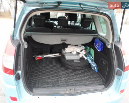 Синий Рено Megane Scenic, объемом двигателя 1.6 л и пробегом 220 тыс. км за 6500 $, фото 26 на Automoto.ua