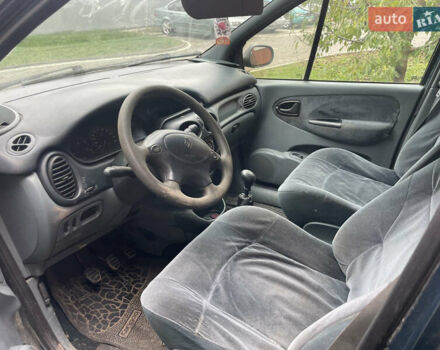 Зеленый Рено Megane Scenic, объемом двигателя 1.6 л и пробегом 300 тыс. км за 1000 $, фото 6 на Automoto.ua