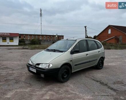 Зеленый Рено Megane Scenic, объемом двигателя 1.4 л и пробегом 250 тыс. км за 3450 $, фото 1 на Automoto.ua