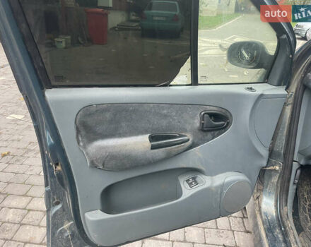 Рено Megane Scenic 1998 в Черновцах на Automoto.ua Зеленый Рено Megane Scenic, объемом двигателя 1.6 л и пробегом 300 тыс. км за 1100 $, фото 9 на Automoto.ua