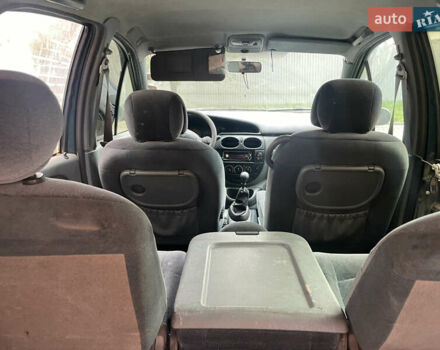 Рено Megane Scenic 1998 в Черновцах на Automoto.ua Зеленый Рено Megane Scenic, объемом двигателя 1.6 л и пробегом 300 тыс. км за 1100 $, фото 5 на Automoto.ua