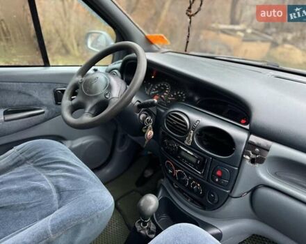 Зеленый Рено Megane Scenic, объемом двигателя 1.87 л и пробегом 315 тыс. км за 2700 $, фото 15 на Automoto.ua
