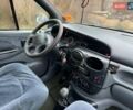 Зеленый Рено Megane Scenic, объемом двигателя 1.87 л и пробегом 315 тыс. км за 2700 $, фото 15 на Automoto.ua