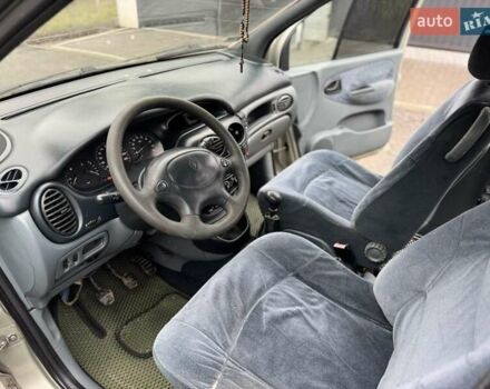 Зеленый Рено Megane Scenic, объемом двигателя 1.87 л и пробегом 315 тыс. км за 2700 $, фото 13 на Automoto.ua