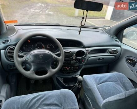 Зеленый Рено Megane Scenic, объемом двигателя 1.87 л и пробегом 315 тыс. км за 2700 $, фото 16 на Automoto.ua