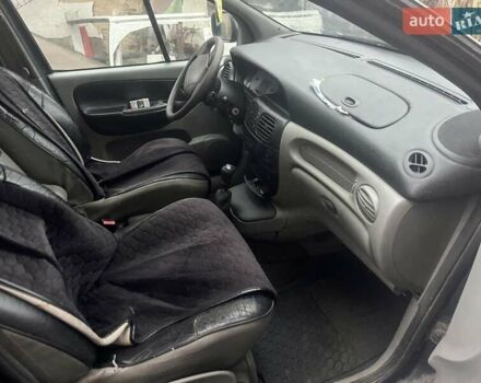 Зеленый Рено Scenic RX4, объемом двигателя 2 л и пробегом 400 тыс. км за 3000 $, фото 3 на Automoto.ua