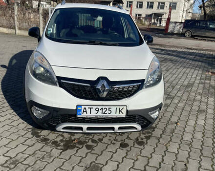Белый Рено Scenic XMOD, объемом двигателя 1.6 л и пробегом 255 тыс. км за 10300 $, фото 1 на Automoto.ua