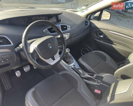 Белый Рено Scenic XMOD, объемом двигателя 1.6 л и пробегом 255 тыс. км за 10300 $, фото 14 на Automoto.ua