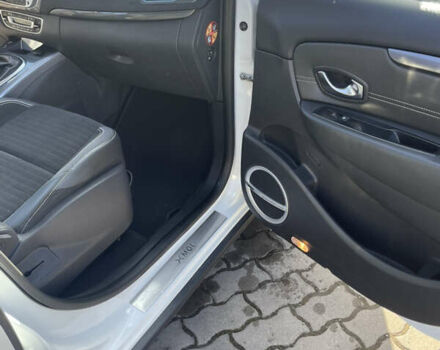 Белый Рено Scenic XMOD, объемом двигателя 1.6 л и пробегом 255 тыс. км за 10300 $, фото 25 на Automoto.ua