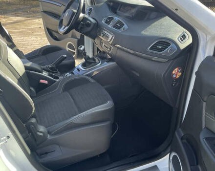 Белый Рено Scenic XMOD, объемом двигателя 1.6 л и пробегом 255 тыс. км за 10300 $, фото 23 на Automoto.ua