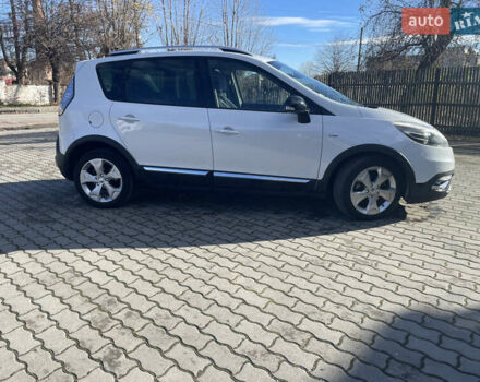 Белый Рено Scenic XMOD, объемом двигателя 1.6 л и пробегом 255 тыс. км за 10300 $, фото 3 на Automoto.ua