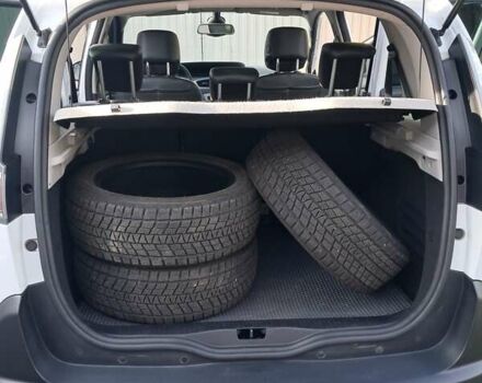 Белый Рено Scenic XMOD, объемом двигателя 1.6 л и пробегом 268 тыс. км за 8900 $, фото 5 на Automoto.ua