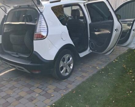 Белый Рено Scenic XMOD, объемом двигателя 1.6 л и пробегом 268 тыс. км за 8900 $, фото 11 на Automoto.ua