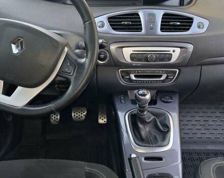 Белый Рено Scenic XMOD, объемом двигателя 1.6 л и пробегом 268 тыс. км за 8900 $, фото 8 на Automoto.ua