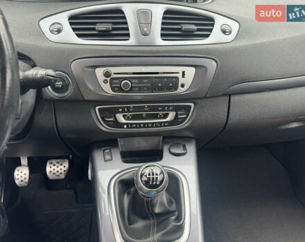 Черный Рено Scenic XMOD, объемом двигателя 1.5 л и пробегом 193 тыс. км за 10600 $, фото 16 на Automoto.ua